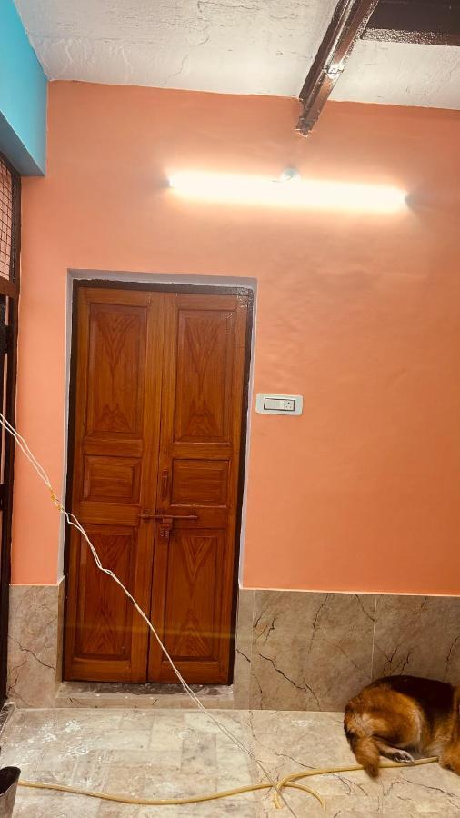 Tandon Lodge On The Ganga Ghat Homestay Varanasi Exterior foto