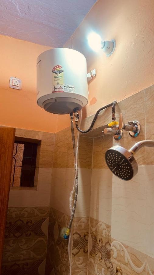 Tandon Lodge On The Ganga Ghat Homestay Varanasi Exterior foto