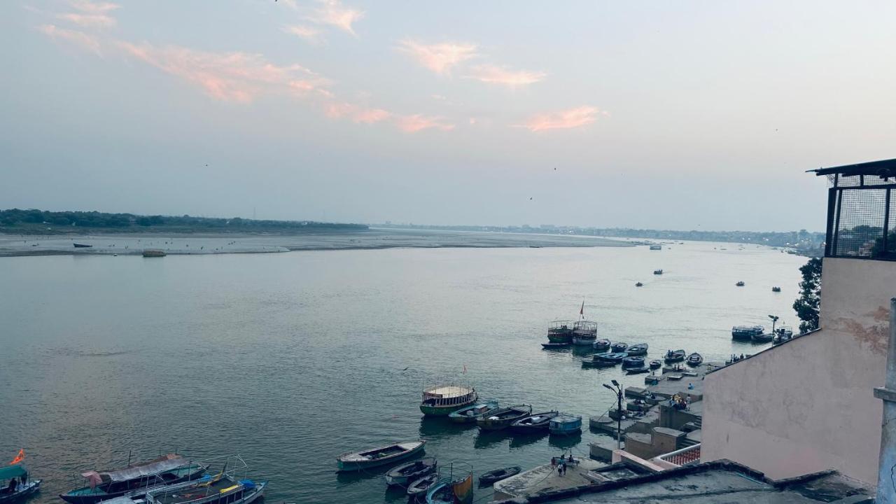 Tandon Lodge On The Ganga Ghat Homestay Varanasi Exterior foto