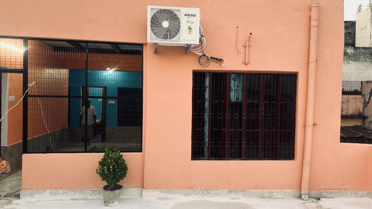 Tandon Lodge On The Ganga Ghat Homestay Varanasi Exterior foto